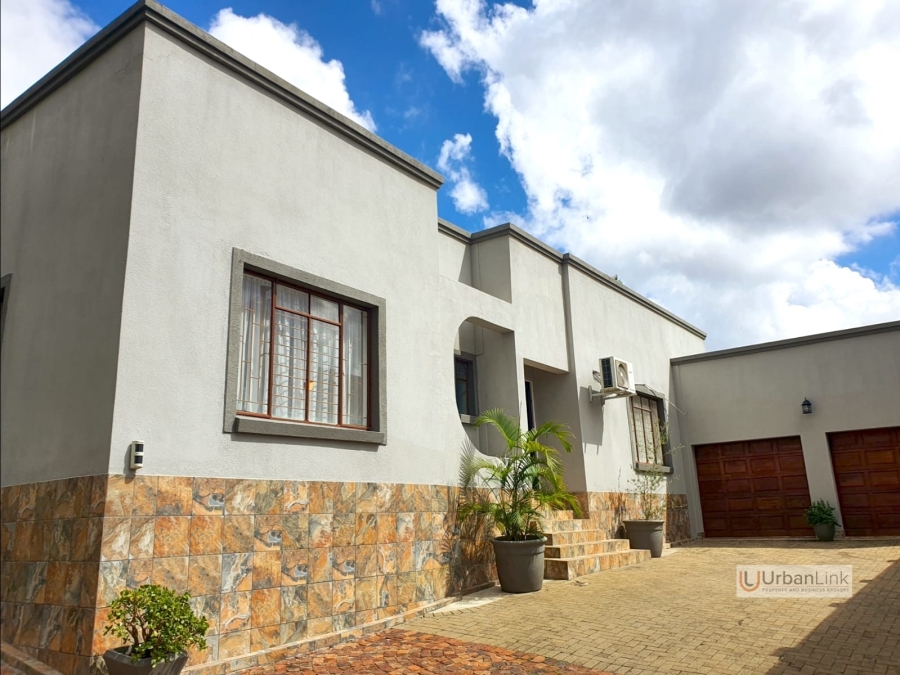 3 Bedroom Property for Sale in Safari Gardens North West